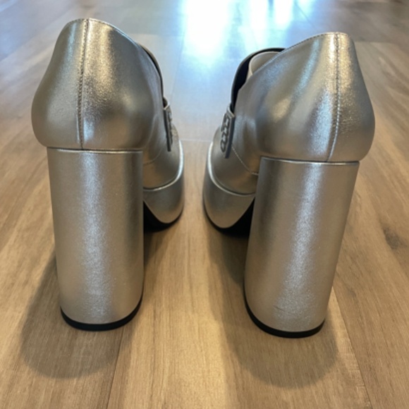 Versace Silver '95 Medusa Embellished Leather Platform Pumps Women Size 8 US New - Picture 6 of 15